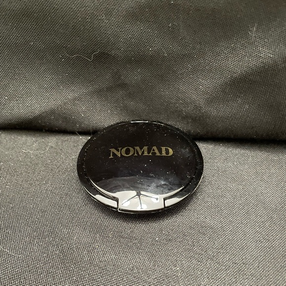 Blush - Picture 2 of 3